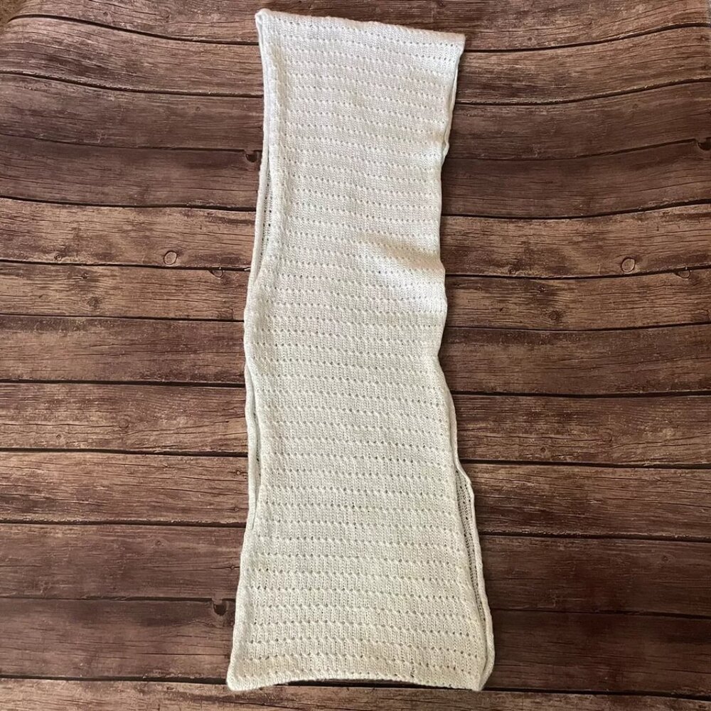 Women’s Ruby & Bloom White Silver Knit Infinity Scarf SEE NOTES